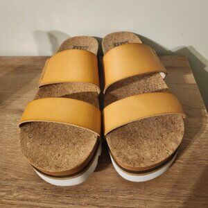 Never Worn Natural Cushion Vista Hi